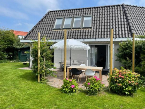 Raaff-71 sfeervol huis direct bij bos, duin en strand